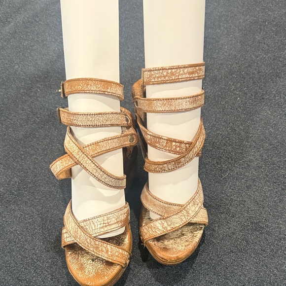 Bed Stu Metallic Tan Wedge Sandals - Picture 3 of 4